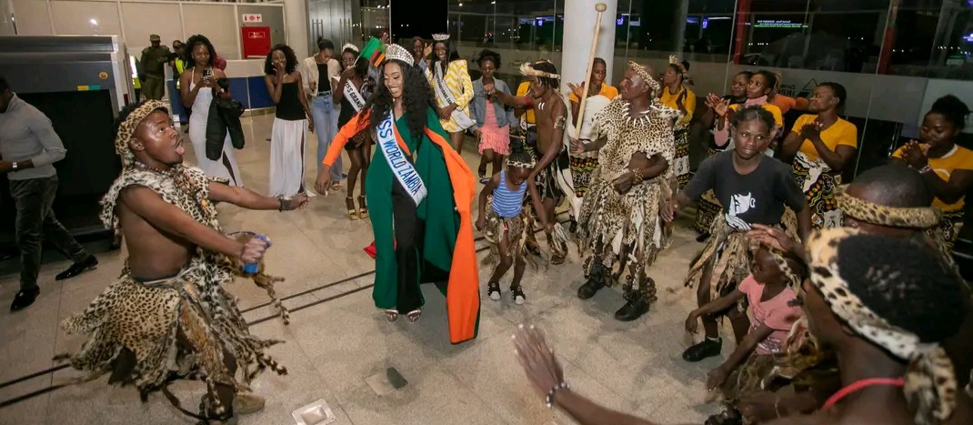 In the picture below is Miss World Zambia Faith Bwalya leaving at Kenneth Kaunda International Airport heading to Telangana, India for the Miss World competition [May 5th, 2025]