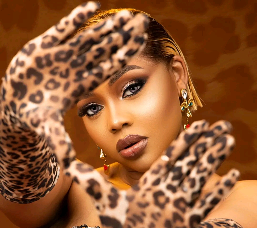 Cleo Ice Queen - I AM HER MP3